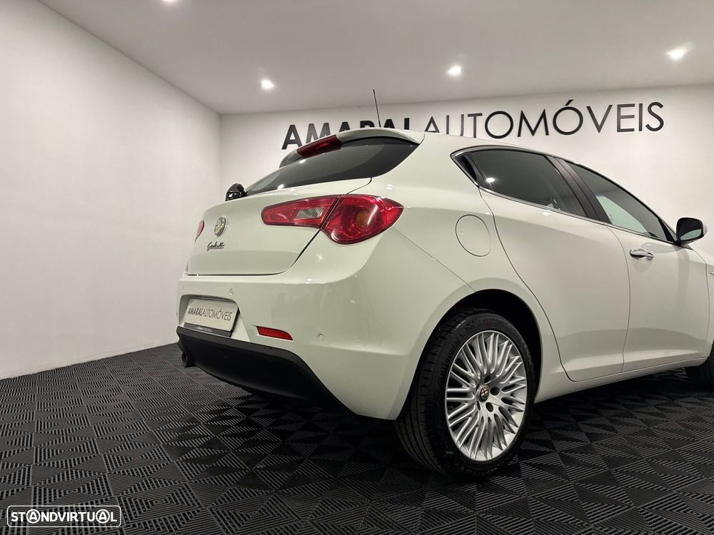 Alfa Romeo Giulietta 1.6 JTDM Distinctive - 19