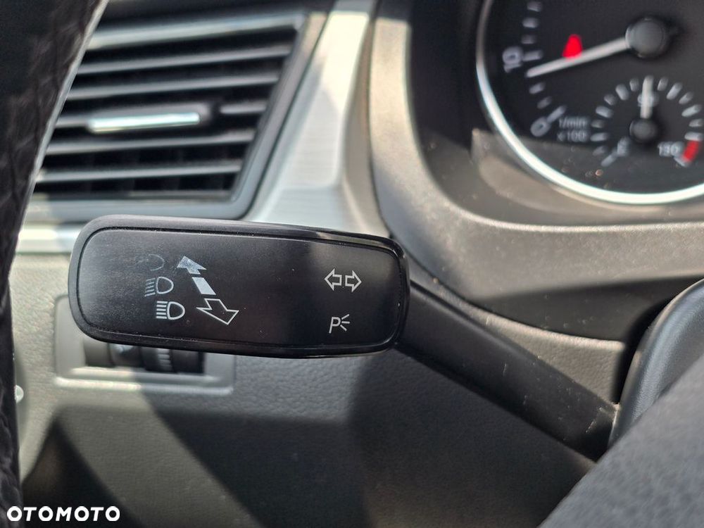 Skoda RAPID 1.2 TSI Ambition - 31