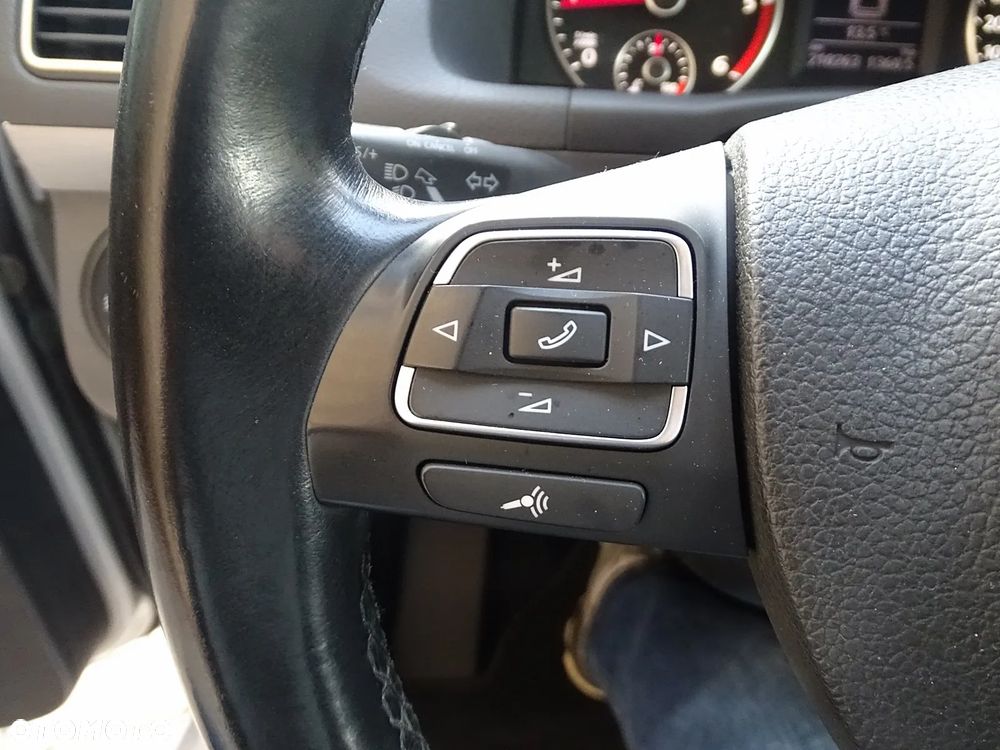 Volkswagen Touran 1.6 TDI DPF BlueMotion Technology Comfortline - 32