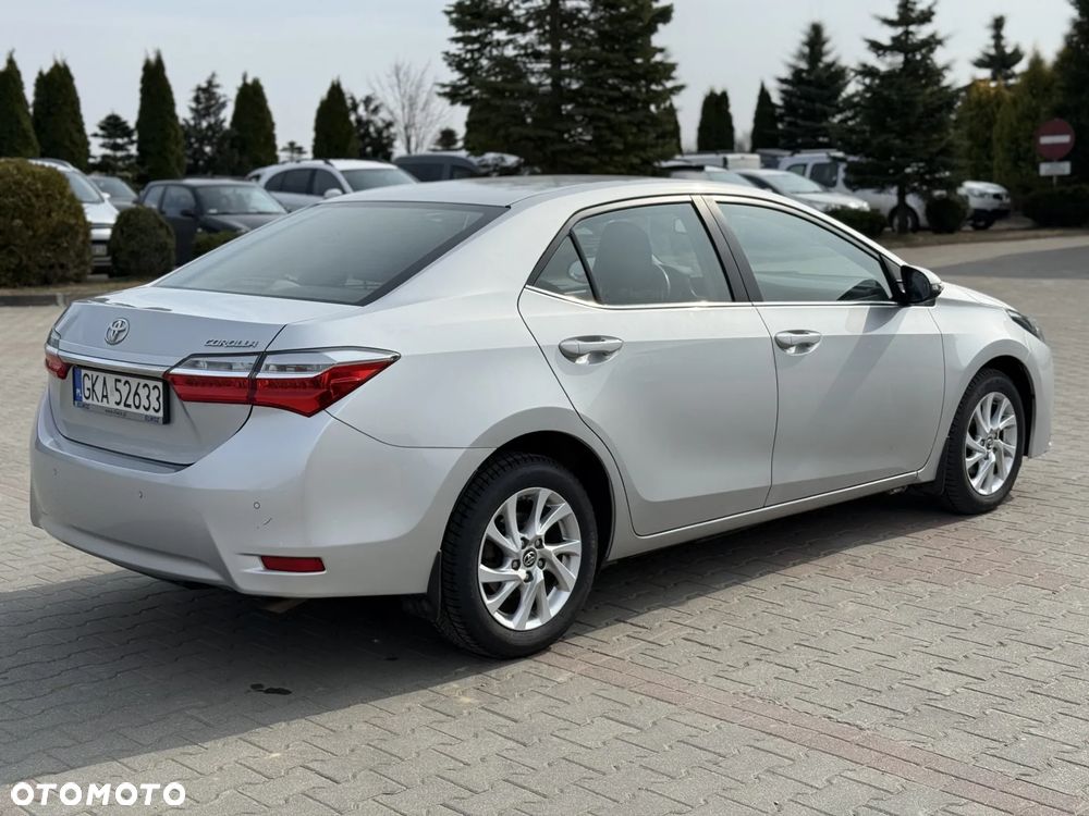 Toyota Corolla 1.6 Classic Plus - 5