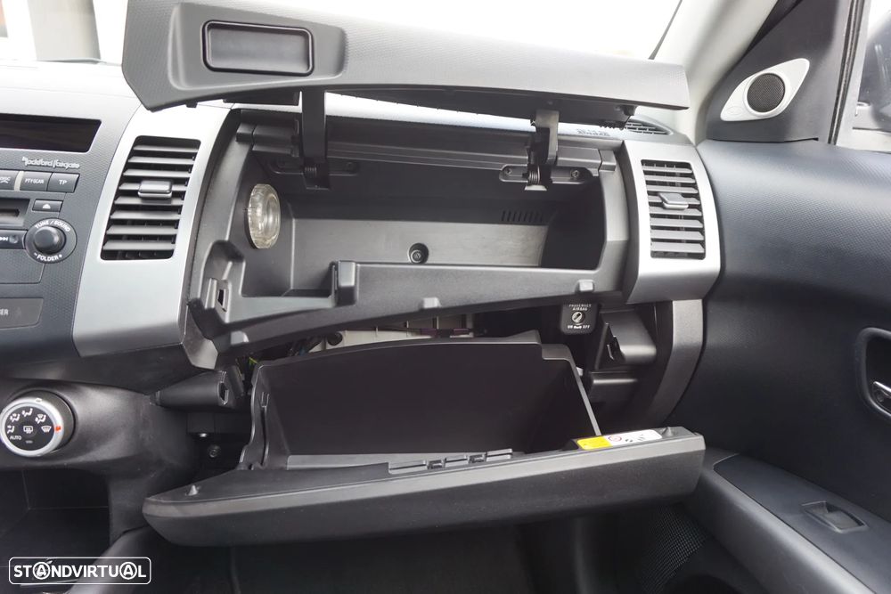 Mitsubishi Outlander 2.0 DI-D Intense+ 4WD - 46