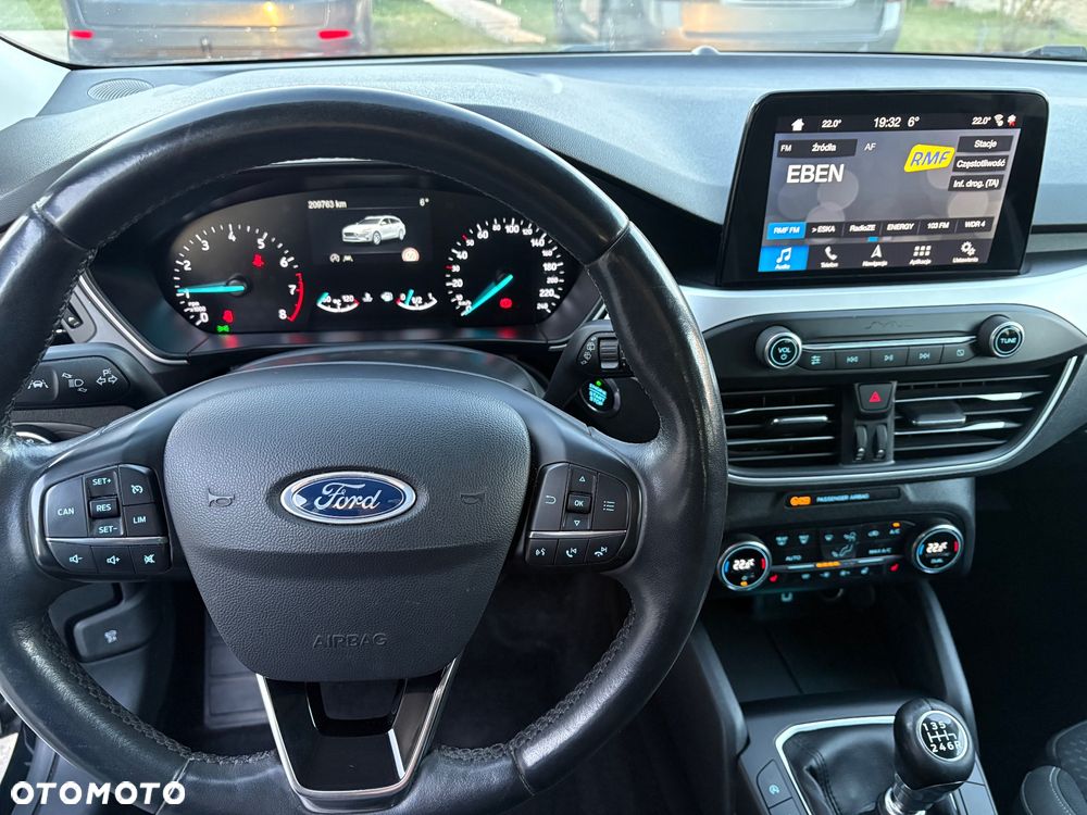 Ford Focus 1.0 EcoBoost Titanium X - 16