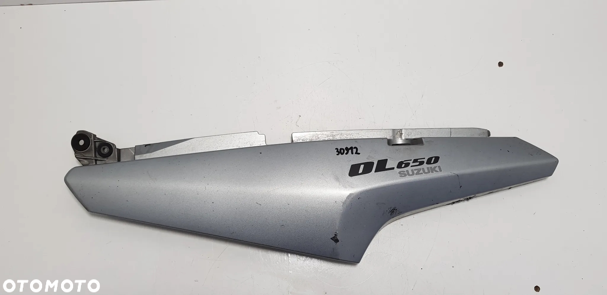 Suzuki DL 650 V-Strom 04-11 Bok Owiewka Ogon - 2