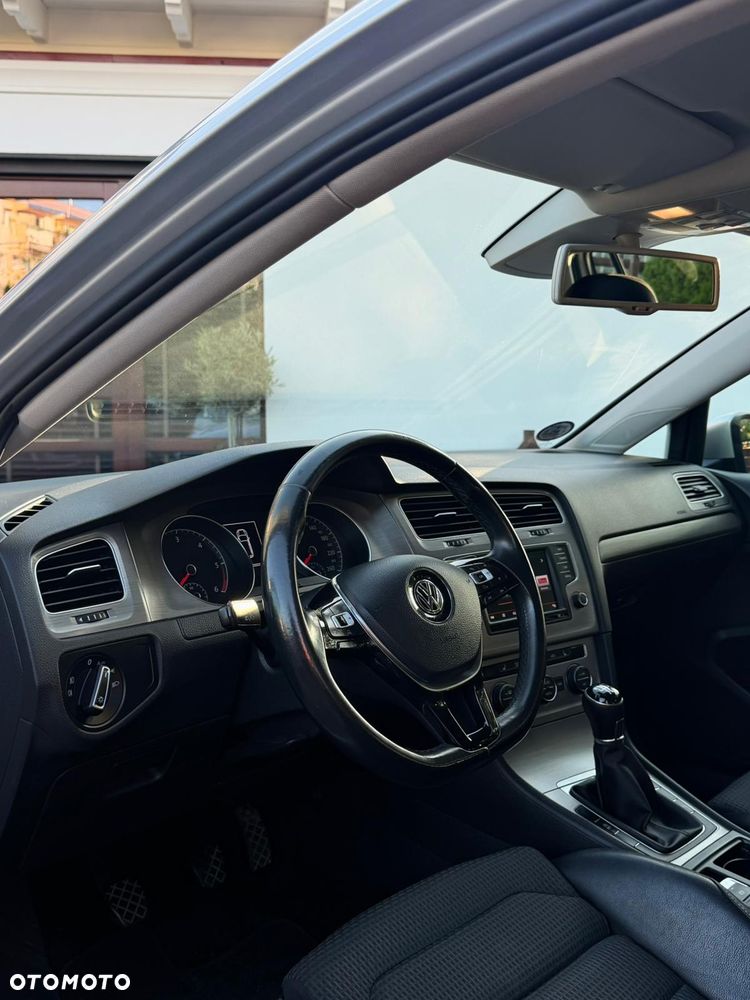 Volkswagen Golf - 14