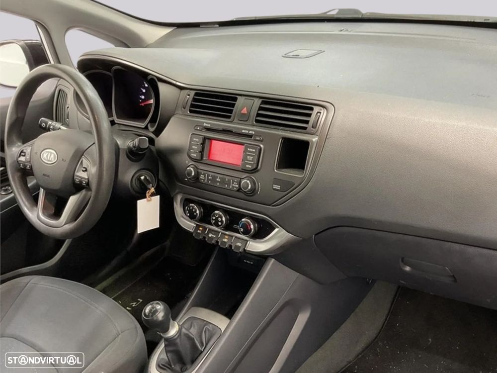Kia Rio - 6