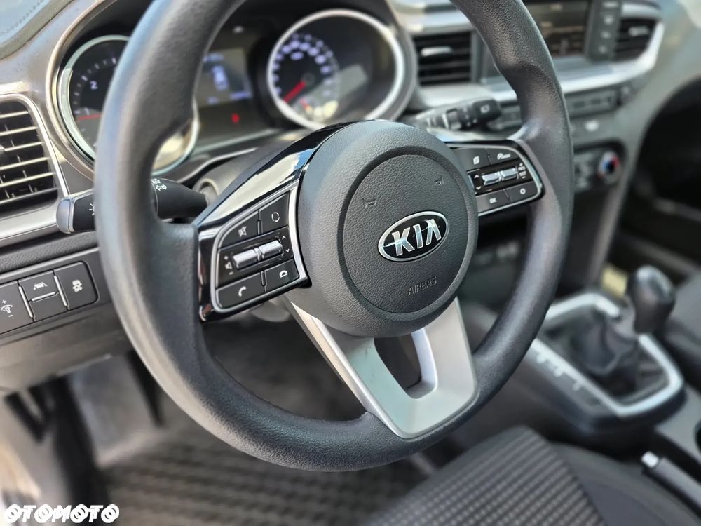 Kia Ceed 1.6 CRDi SCR L - 30