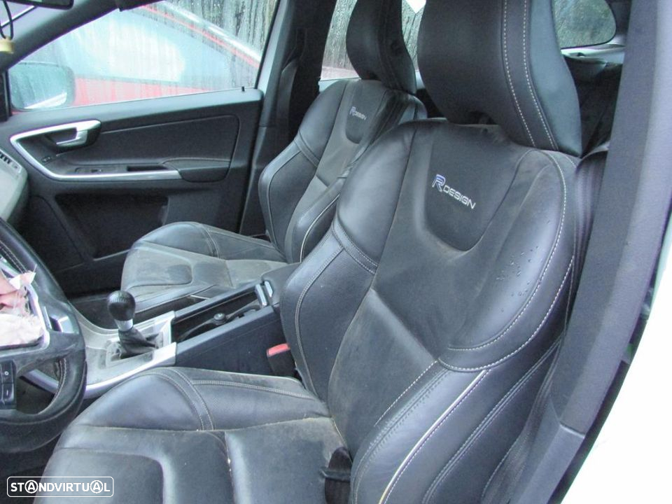 VOLVO XC60 2.4 D4 (163Cv) 2013 - Peças Usadas (6490) - 5