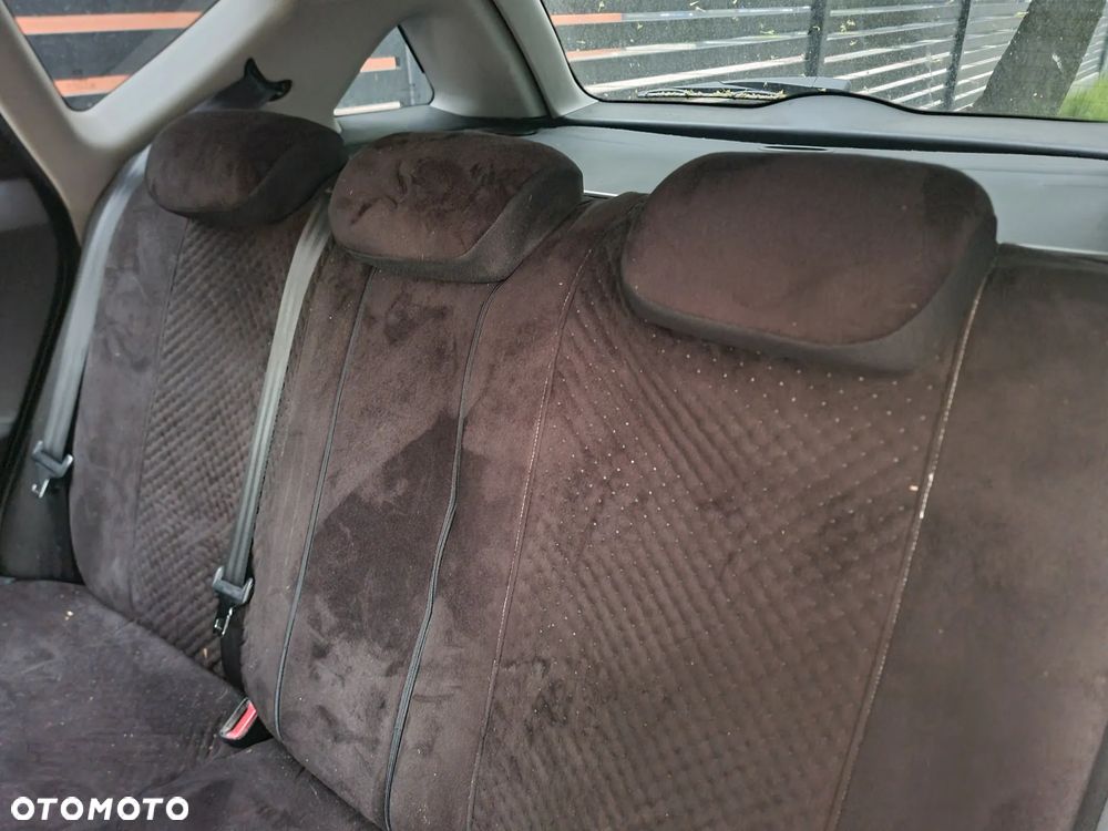 Kia Ceed - 4