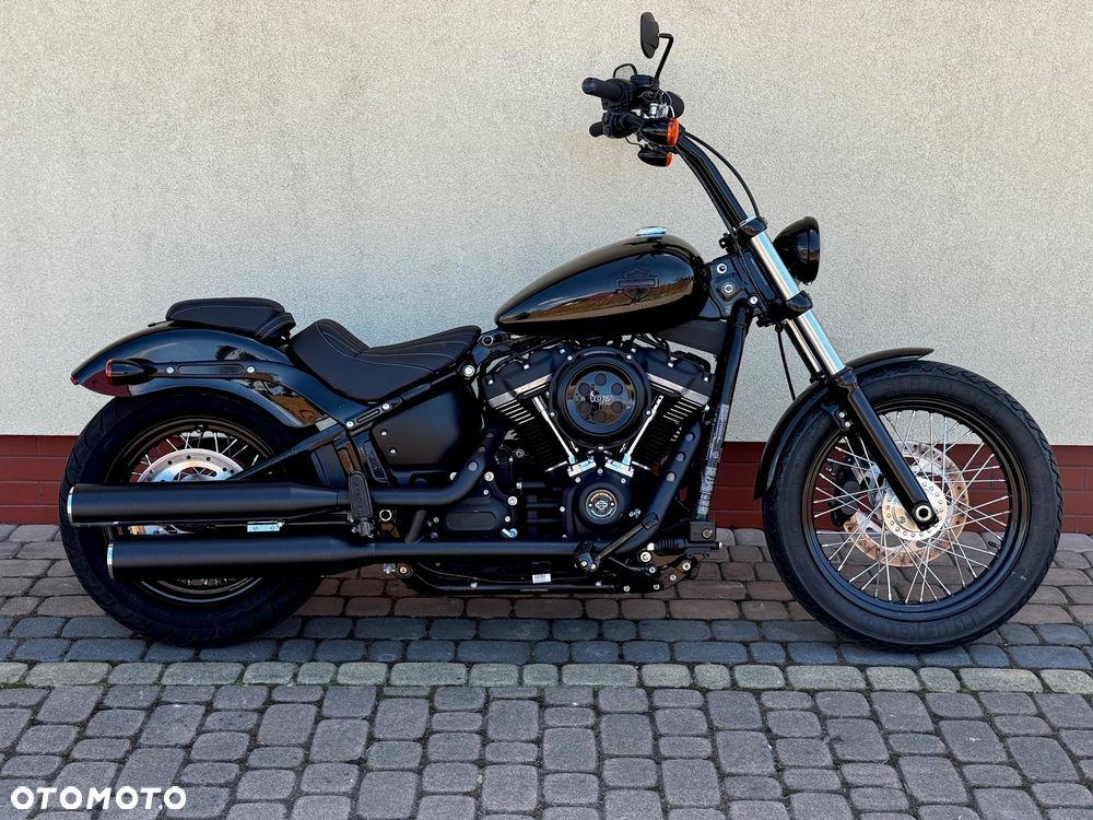 Harley-Davidson Softail Street Bob - 2
