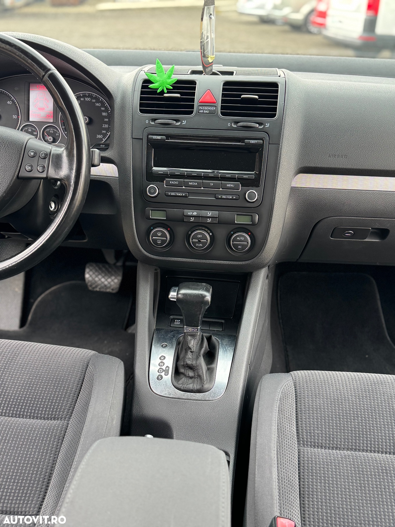 Volkswagen Golf 2.0 TDI BlueMotion Technology Highline DSG - 8