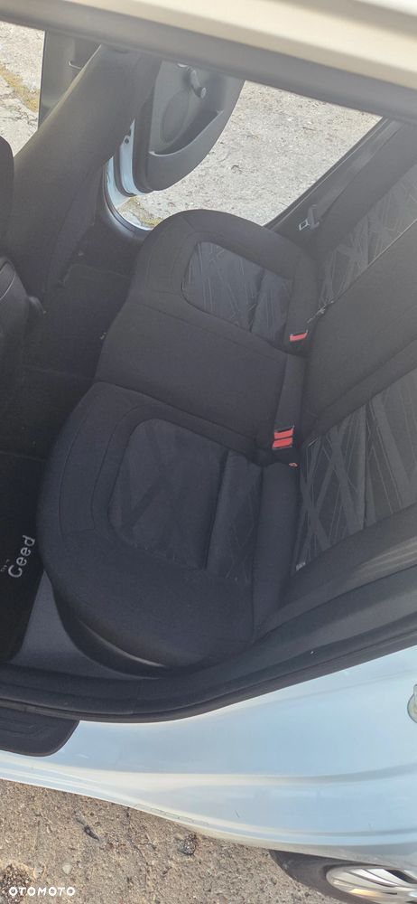 Kia Ceed 1.6 CRDi S - 21