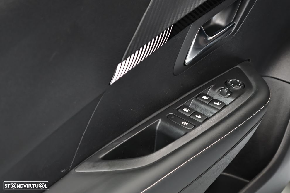 Peugeot 208 1.2 PureTech Allure - 24