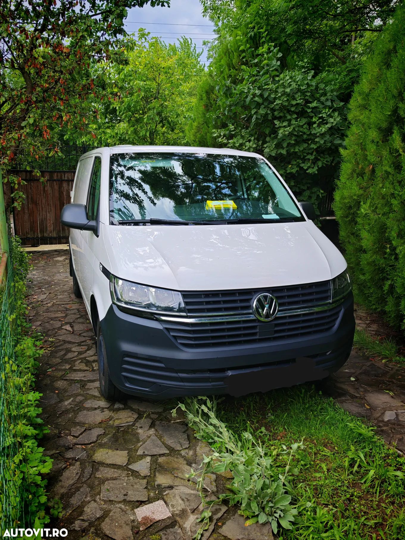 Volkswagen Transporter - 1