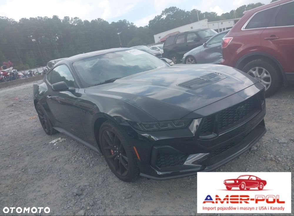 Ford Mustang - 1