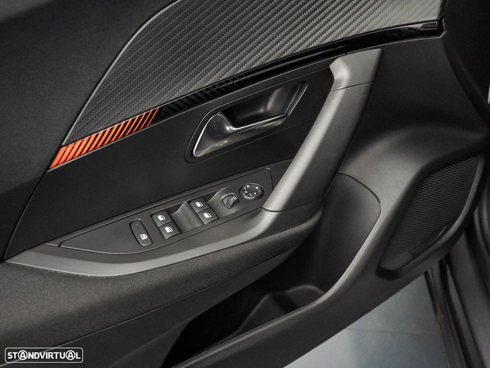 Peugeot 2008 1.2 PureTech Active Pack - 16