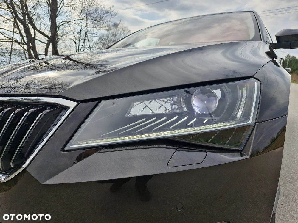 Skoda Superb 2.0 TDI DSG Premium Edition - 18