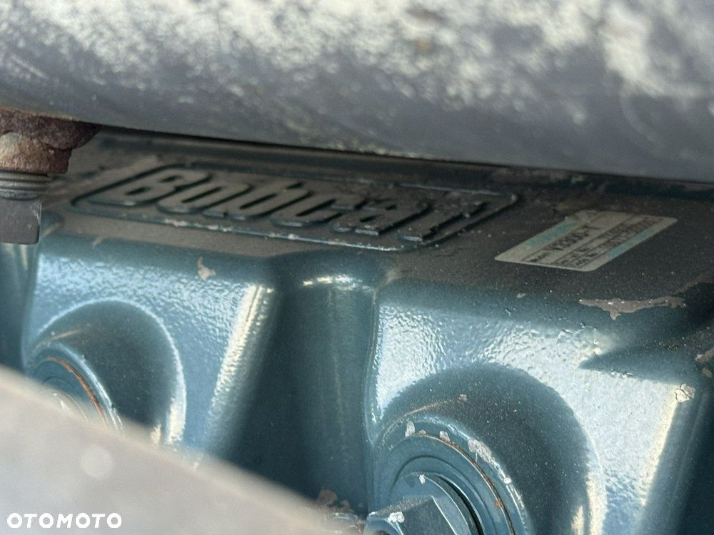 Bobcat S300 Joystick Mini Ładowarka Waga 3692kg - 21