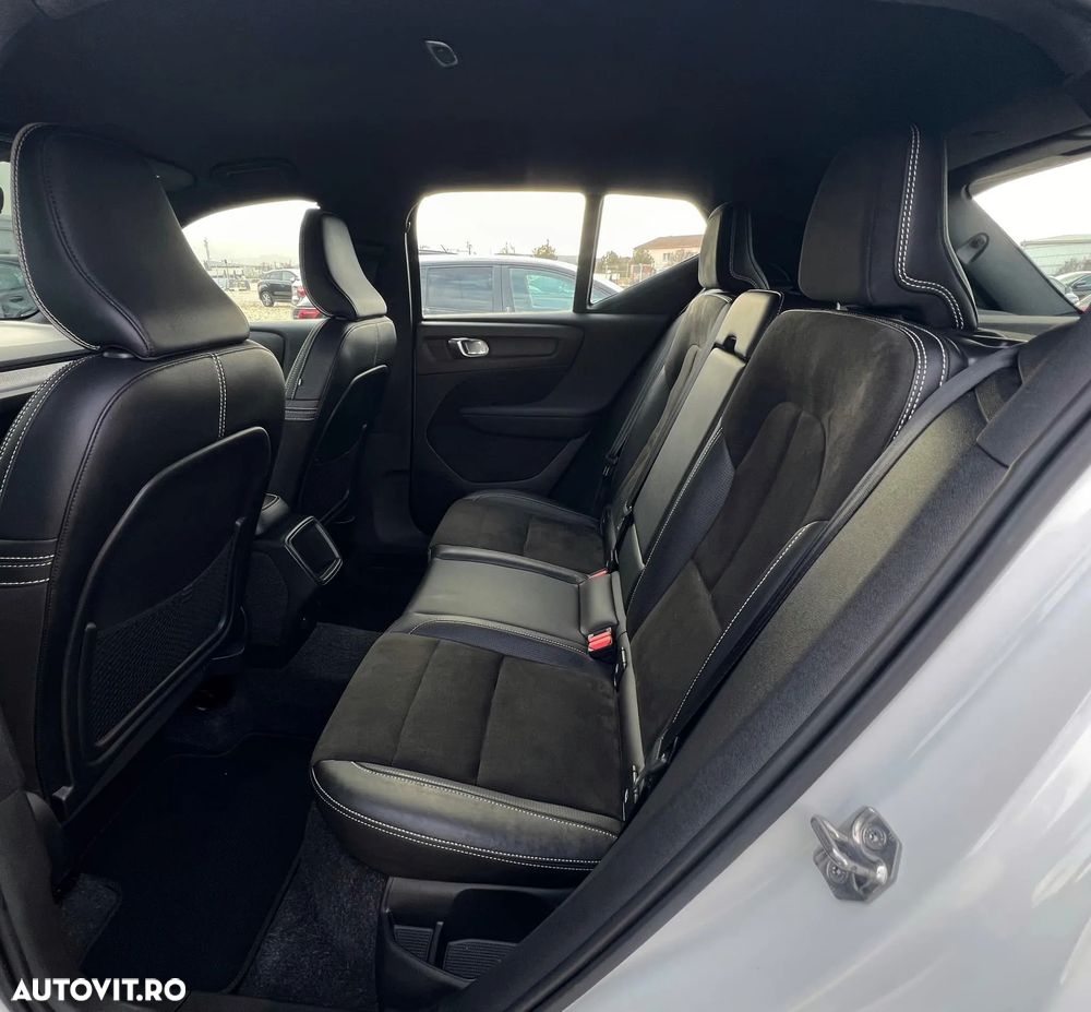 Volvo XC 40 D4 AWD Geartronic R-Design - 8