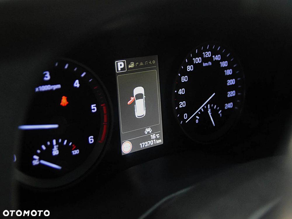 Hyundai Tucson 1.7 CRDI BlueDrive Style 2WD DCT - 16