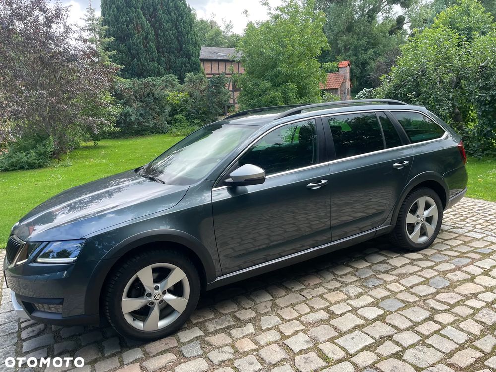 Skoda Octavia Scout 2.0 TDI 4x4 DSG - 8