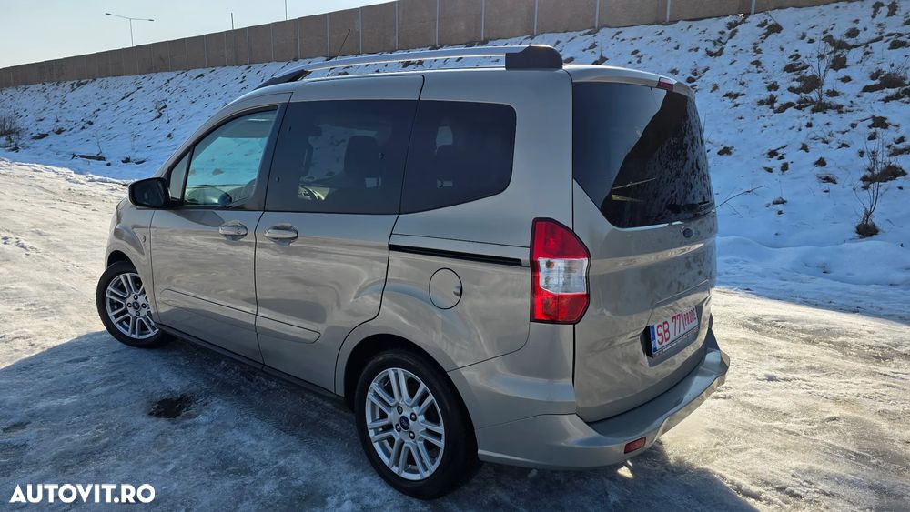 Ford Tourneo Courier 1.0 EcoBoost Titanium - 4
