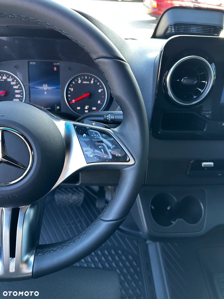 Mercedes-Benz Sprinter - 16