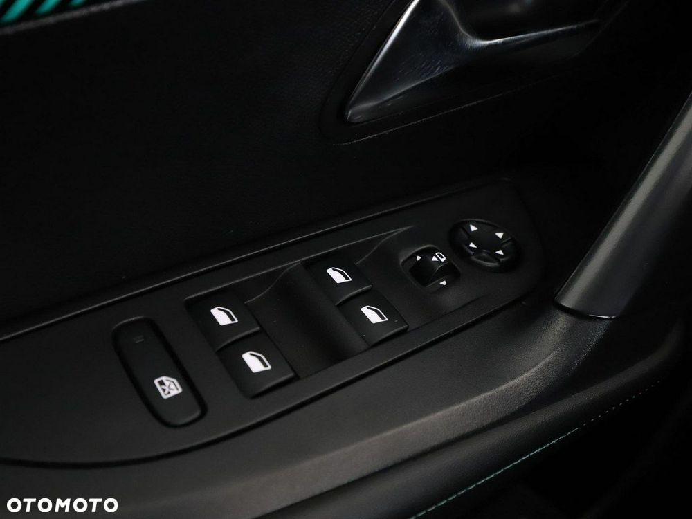 Peugeot 2008 1.5 BlueHDi Allure S&S - 39