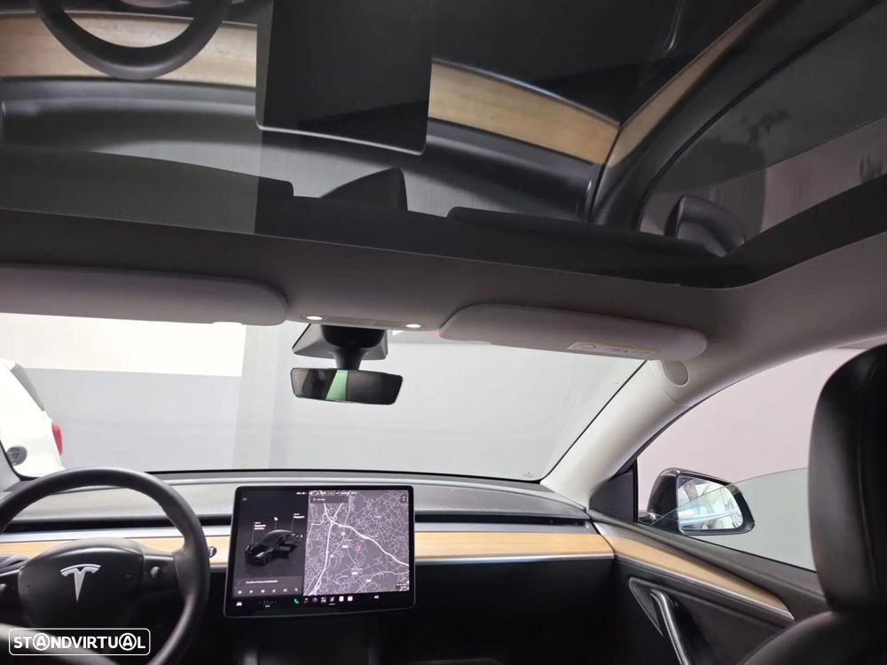 Tesla Model Y Performance Dual Motor AWD - 31