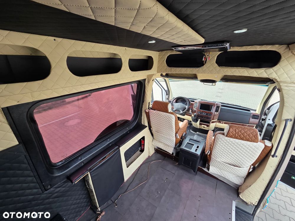 Mercedes-Benz Sprinter - 32