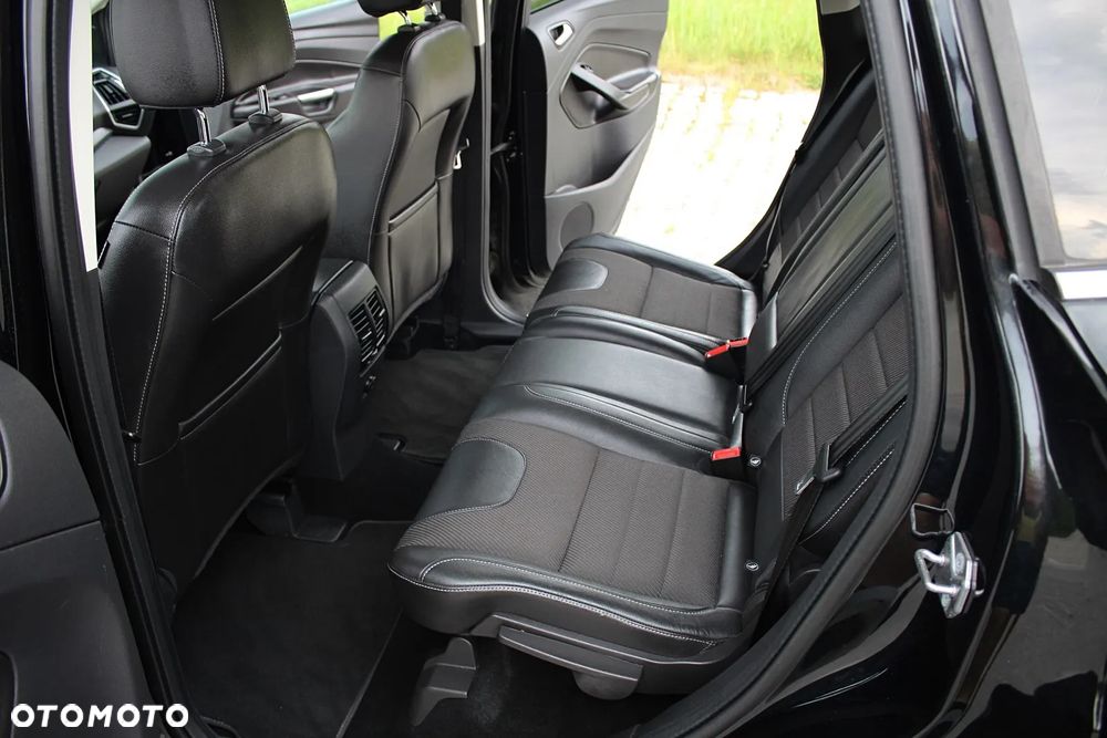 Ford Kuga 2.0 TDCi 4x4 Titanium - 22