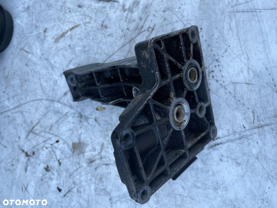 Łapa silnika lewa Bmw e39 M62 V8 535i 540i - 4