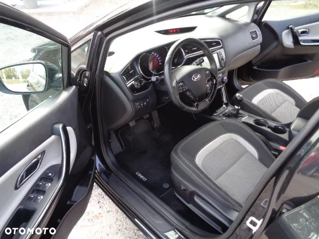 Kia Ceed 1.6 GDI ISG Dream-Team Edition - 10
