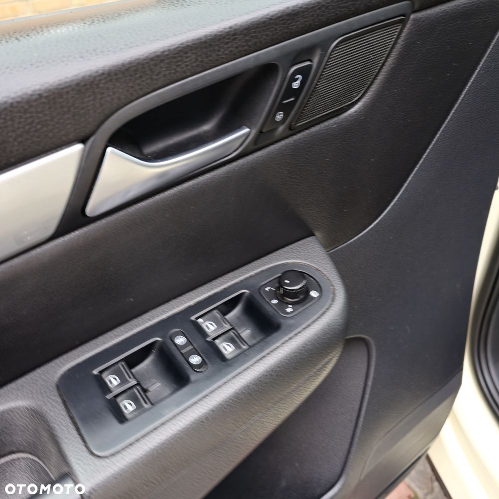 Volkswagen Sharan - 16