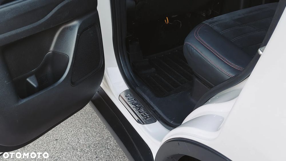 Mitsubishi Outlander - 9