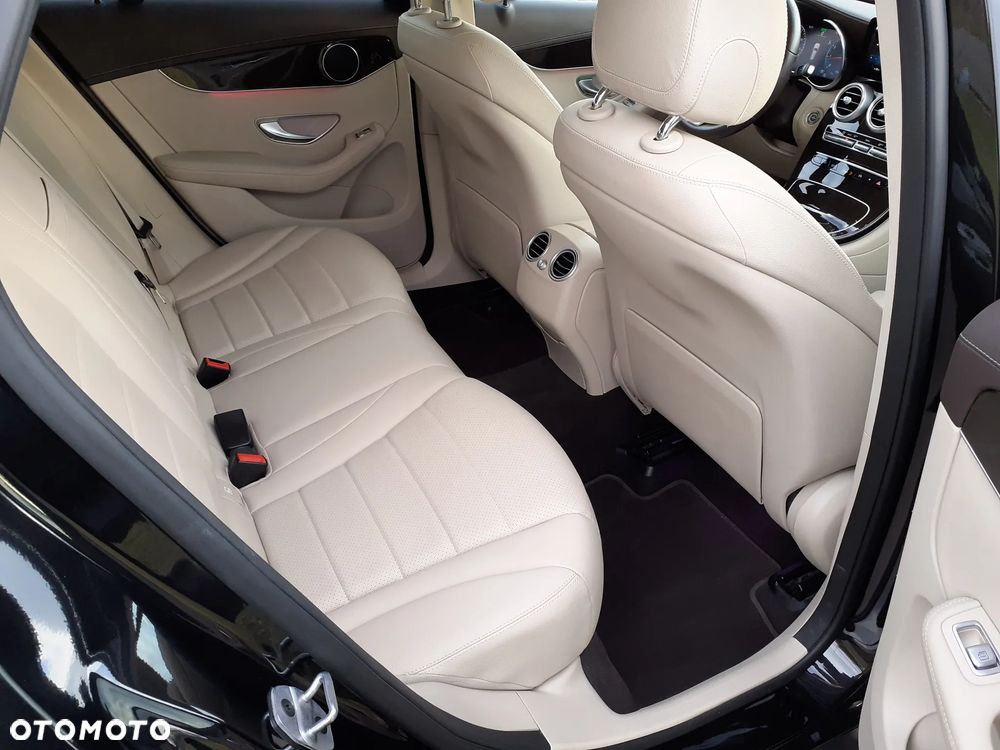 Mercedes-Benz GLC 200 4Matic 9G-TRONIC Exclusive - 23