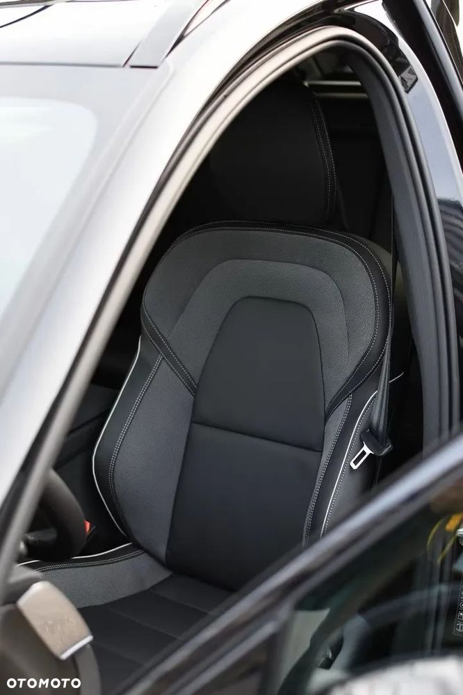 Volvo XC 60 B5 B AWD Plus Black Edition - 22