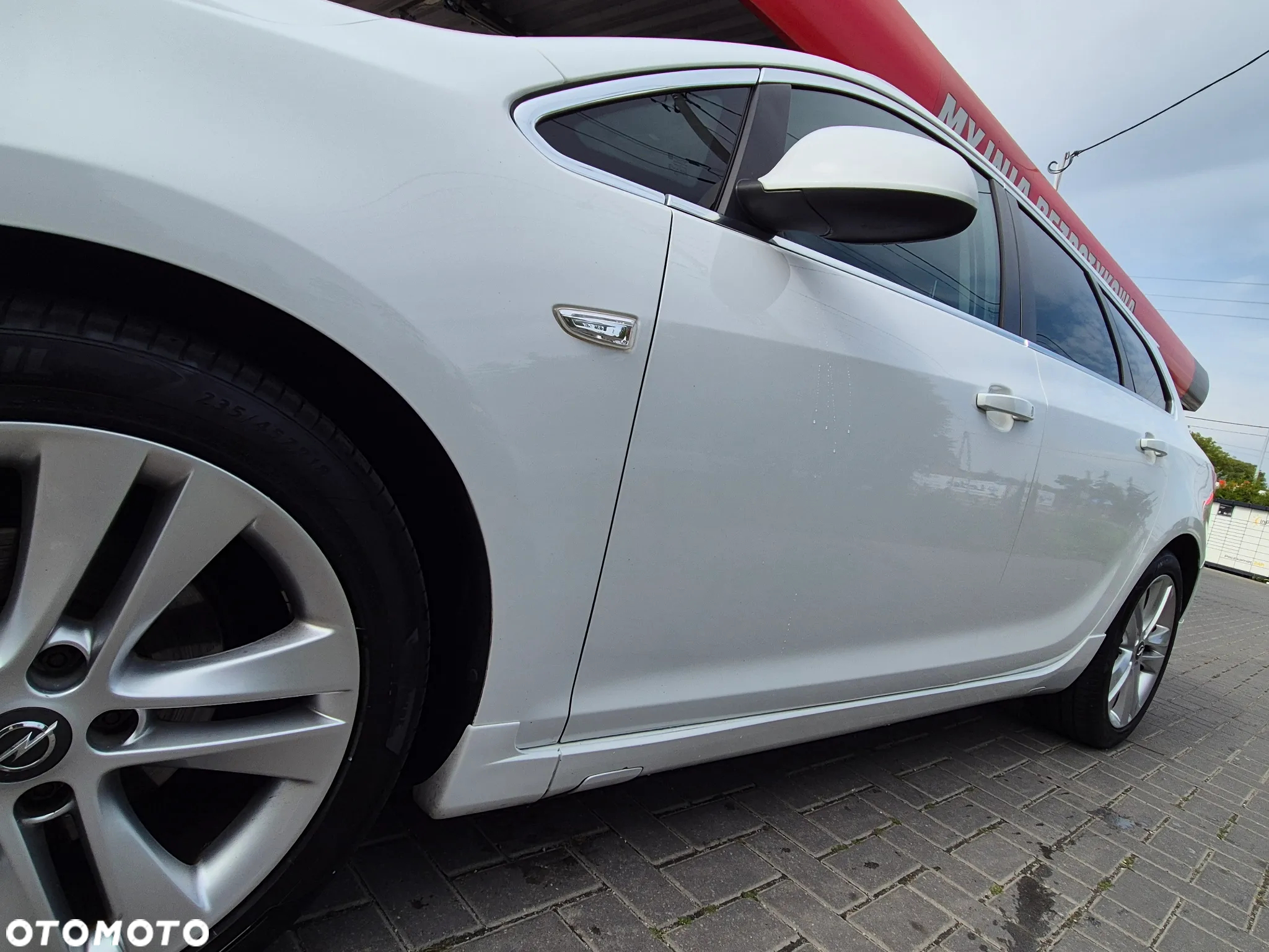 Opel Astra 1.6 Turbo Caravan Cosmo - 21