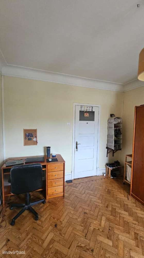 Quarto - localizado em Roma-Areeiro Lisbon - Grande imagem: 3/6