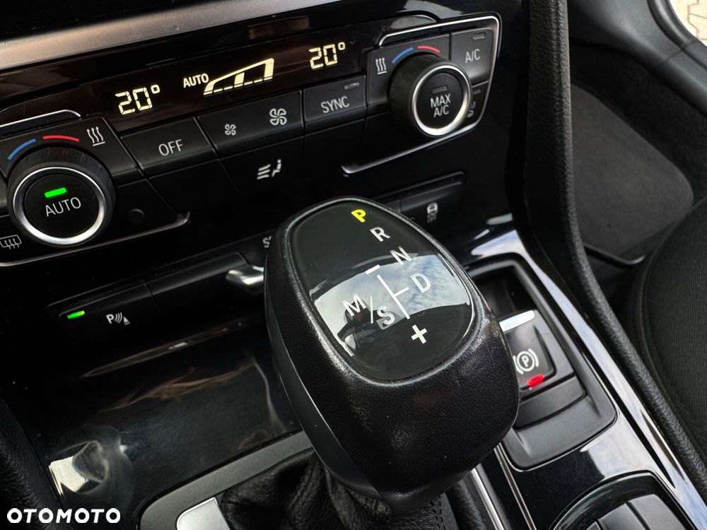 BMW Seria 2 218d xDrive - 19