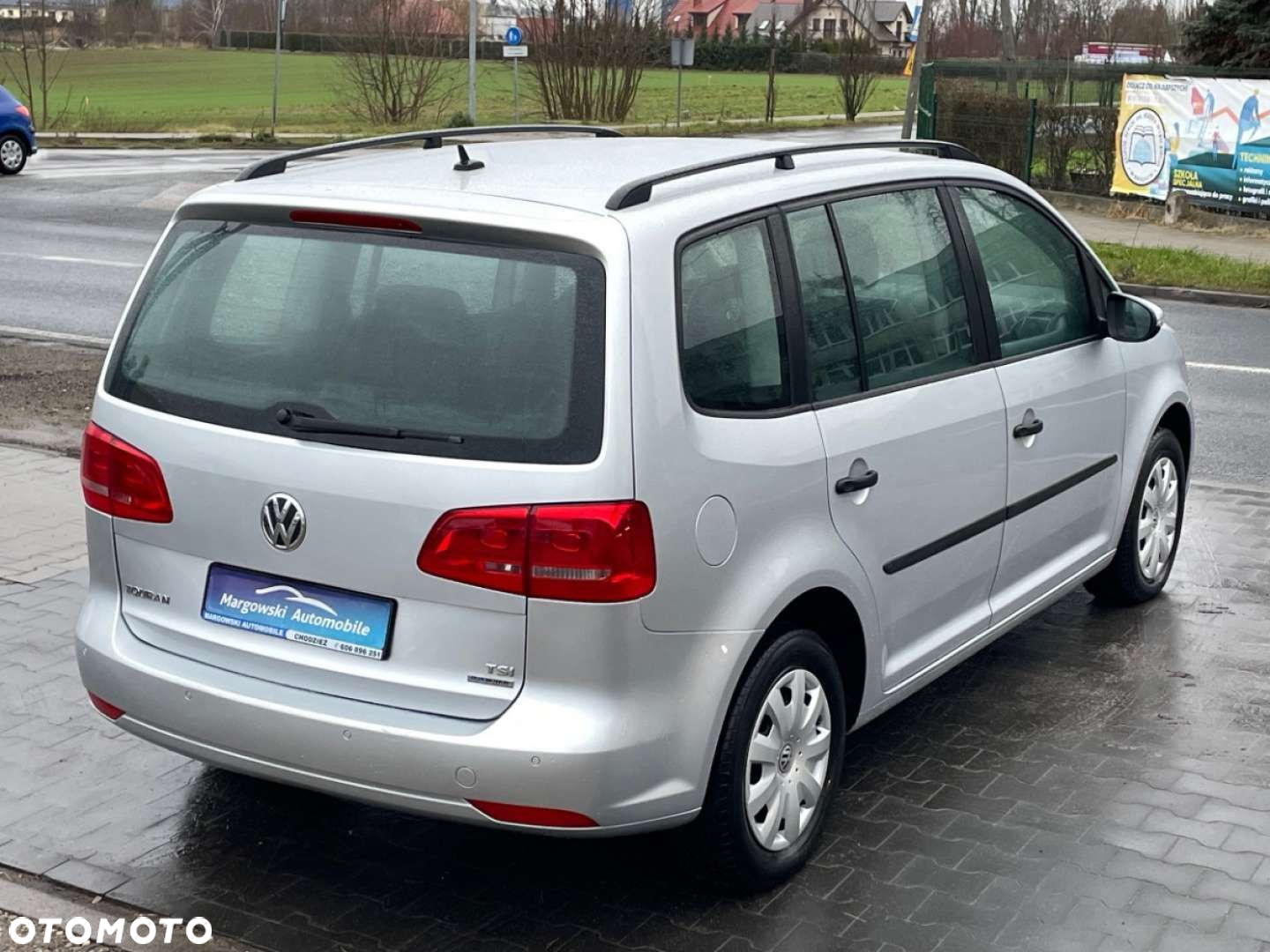 Volkswagen Touran - 12