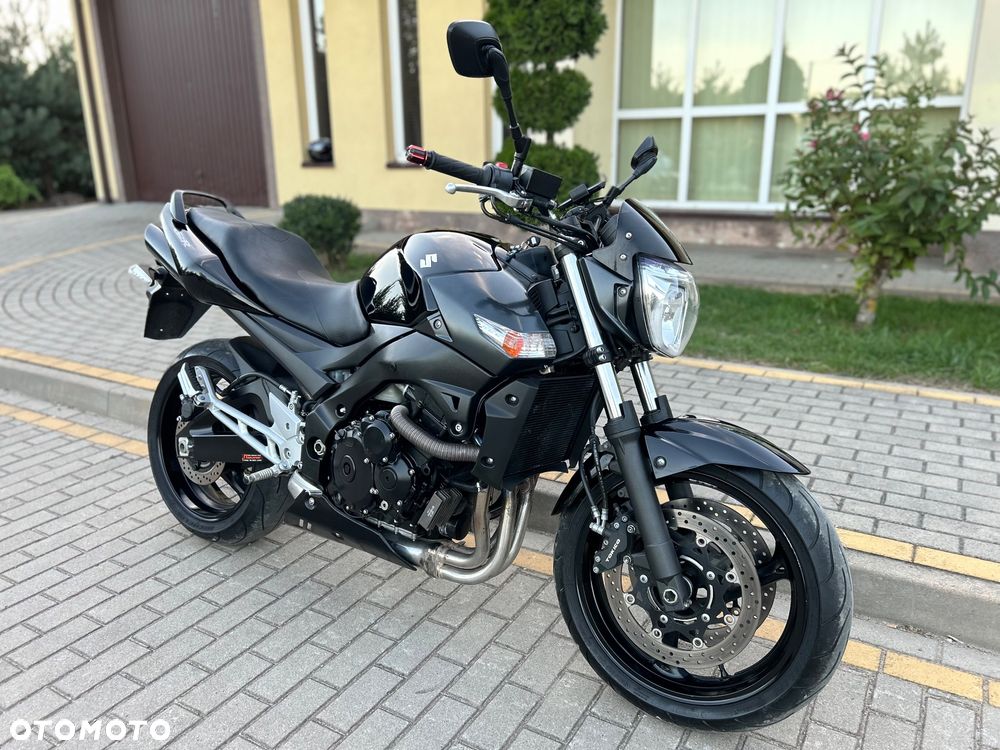 Suzuki GSR