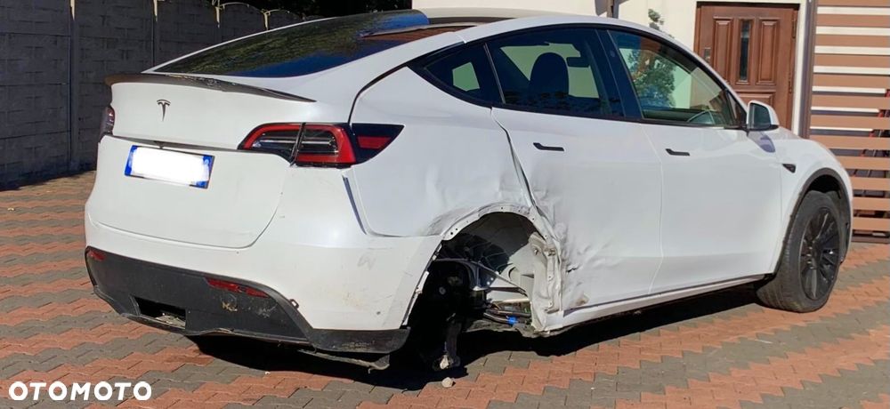 Tesla Model Y Long Range RWD - 6