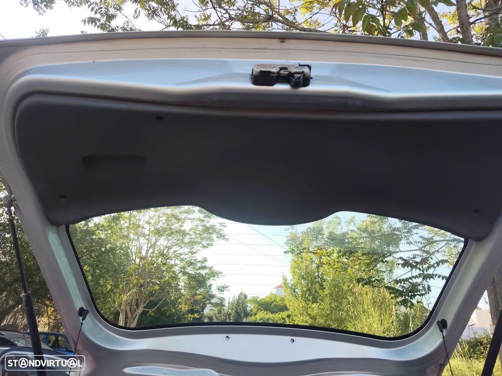 Ford Fiesta 1.4 Trend Durashift EST - 19