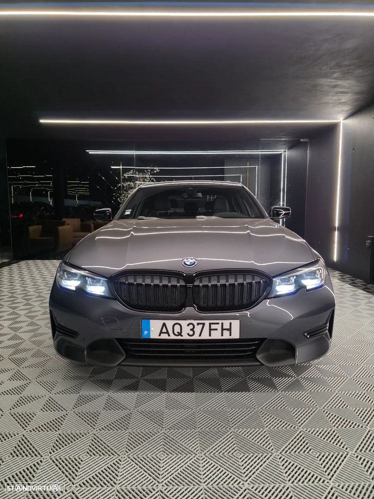 BMW 320 e Line Sport Auto — fotografia 7