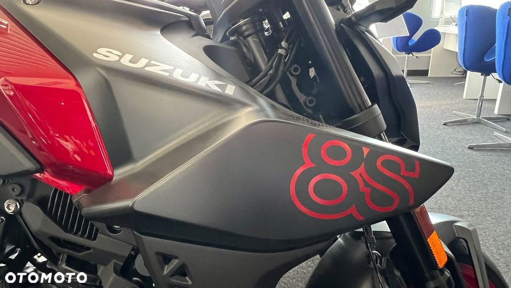 Suzuki GSX - 6