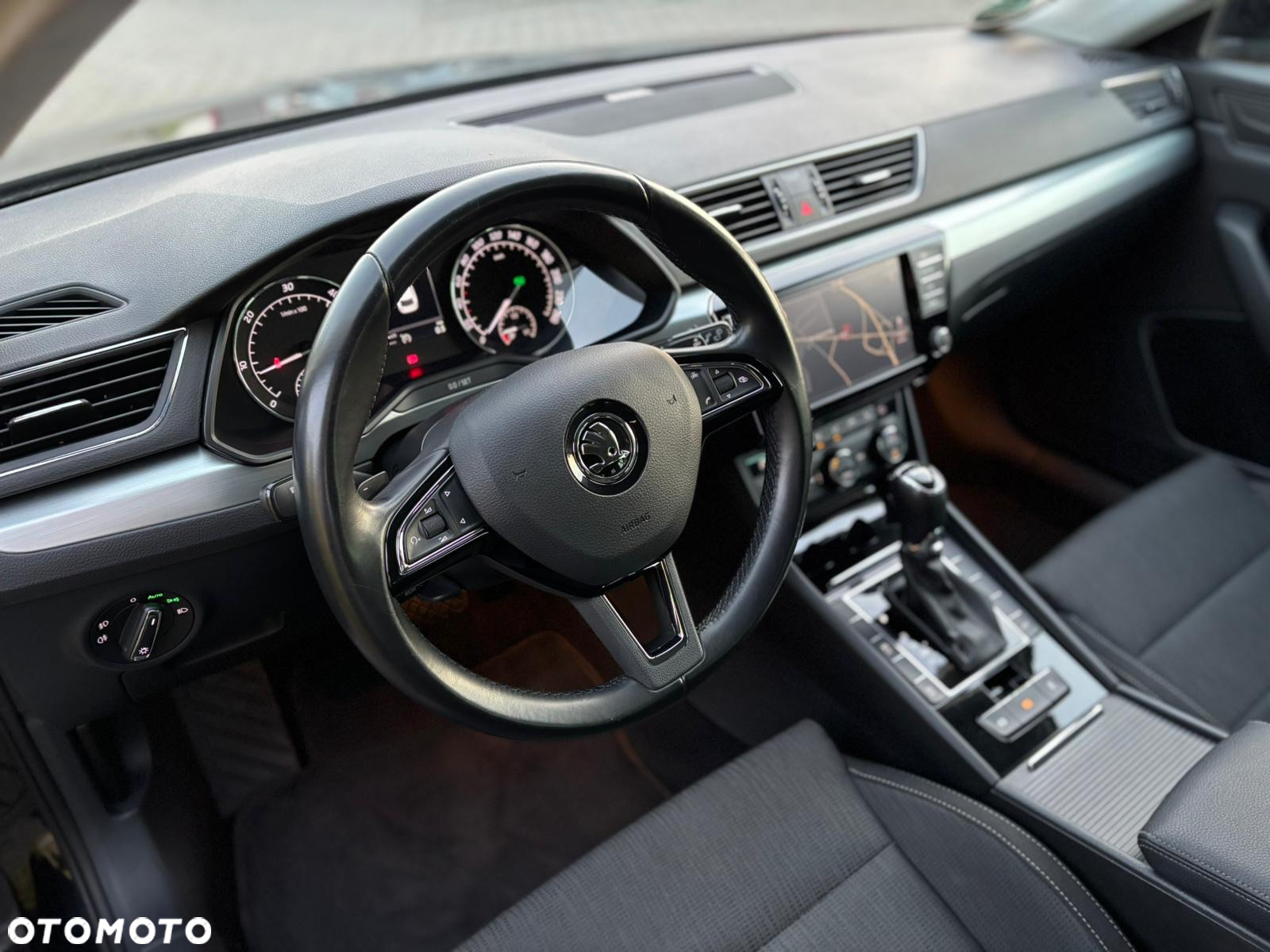 Skoda Superb 2.0 TDI DSG Premium Edition - 12