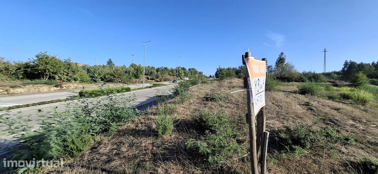 Terreno urbano em Tondela, 7548 m² com utilidades - Grande imagem: 5/7