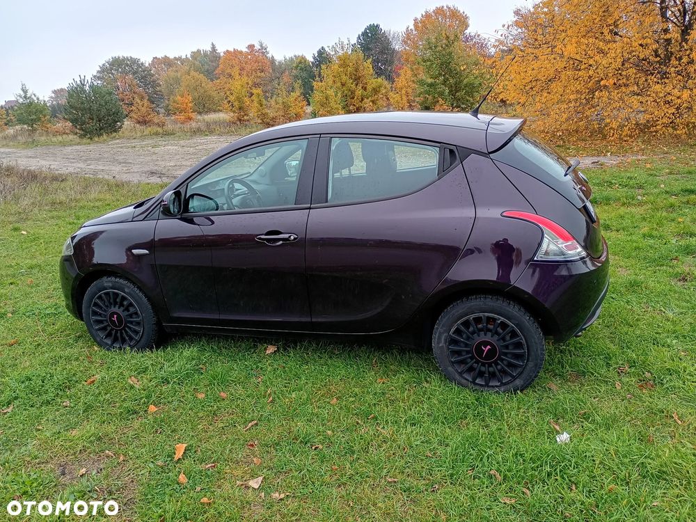 Lancia Ypsilon - 14