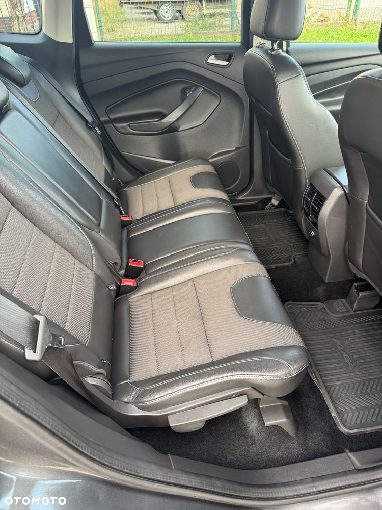 Ford Kuga 1.5 EcoBoost 2x4 Titanium - 9