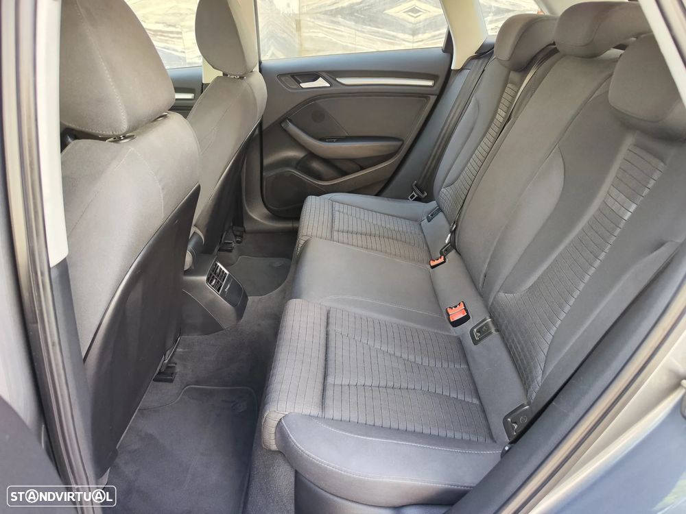 Audi A3 Sportback 2.0 TDI S-line S tronic 119g - 19